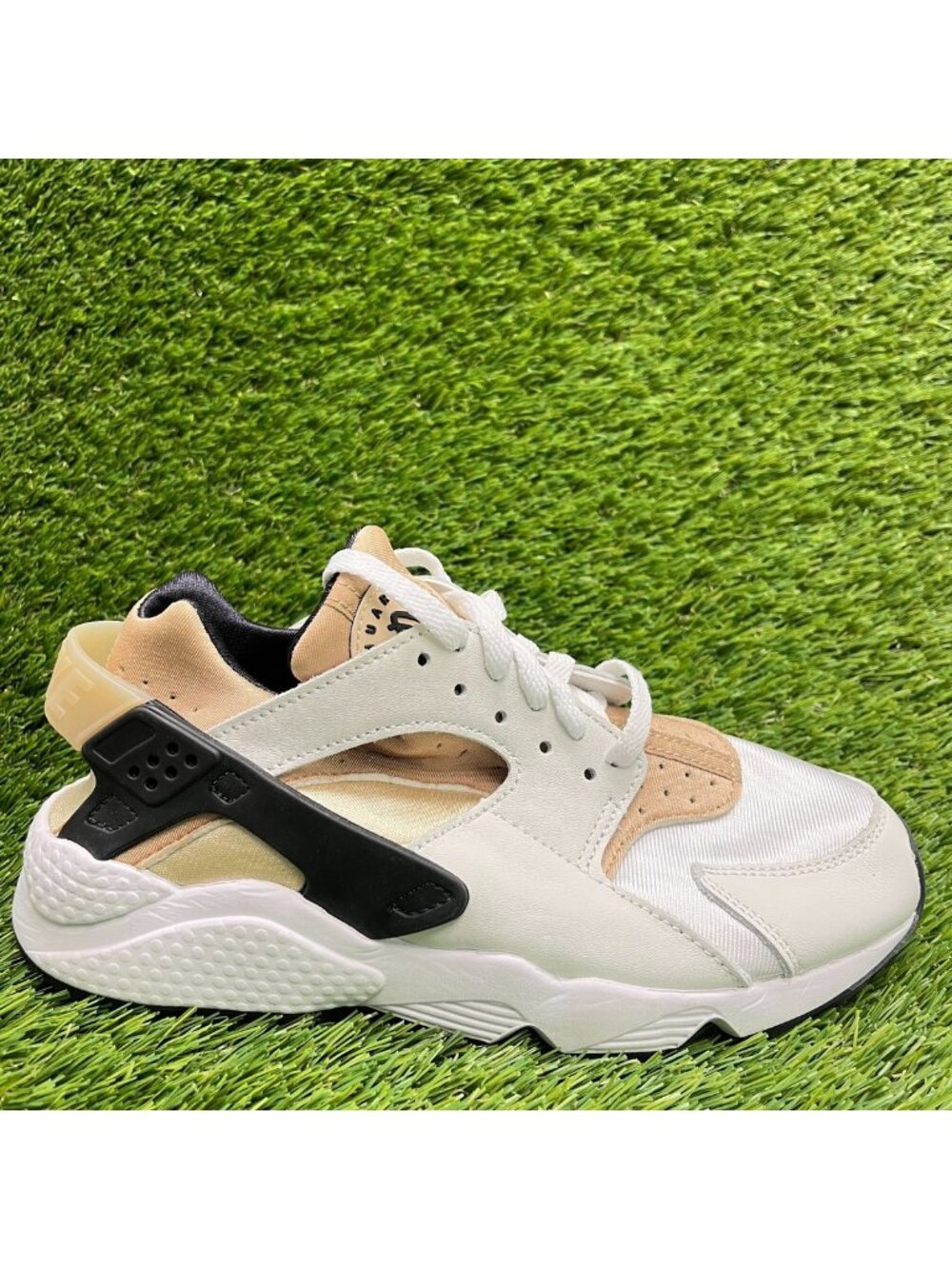Nike Air Huarache Womens Size 7 White Beige Athletic Running Shoes Sneakers